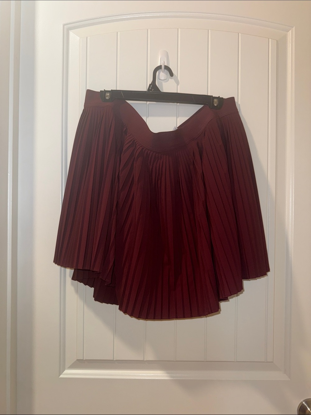 Burgundy Oldnavy tennis skort
